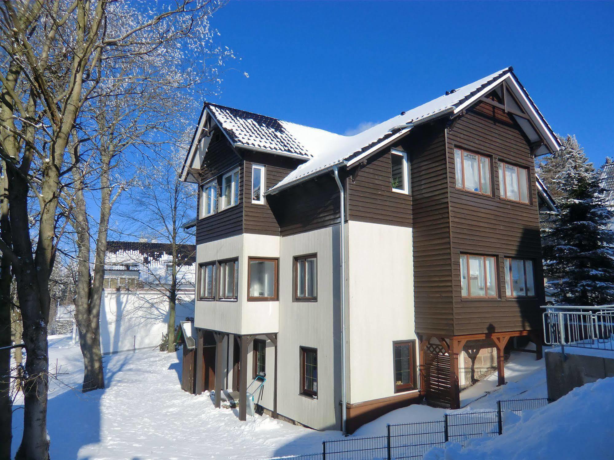 Pension & Ferienwohnung Oberhof 810 M المظهر الخارجي الصورة